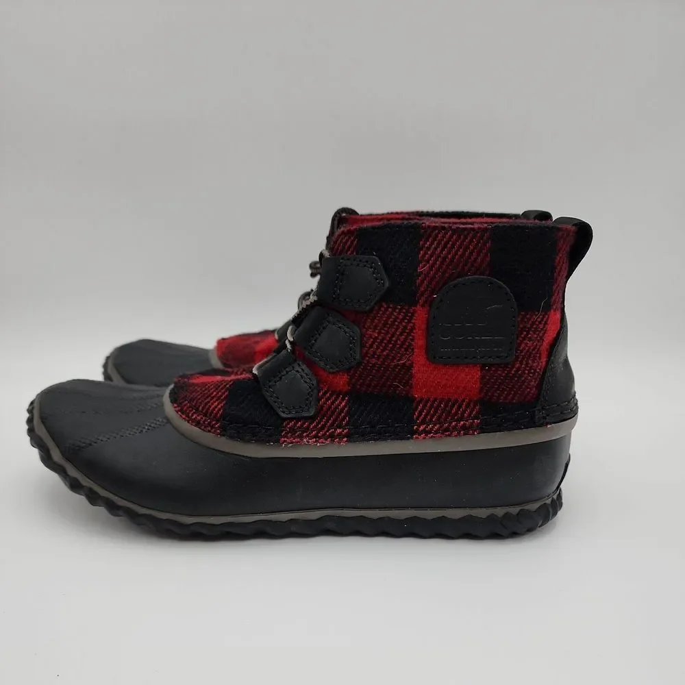 Sorel Womens Black‎ and Red Out and About Waterproof Buffalo Plaid Boots Size 8